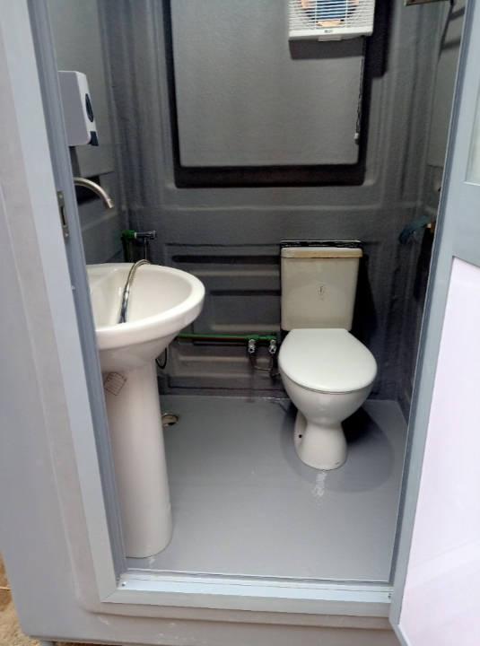 حمامات متنقلة فيبر جلاس للبيع