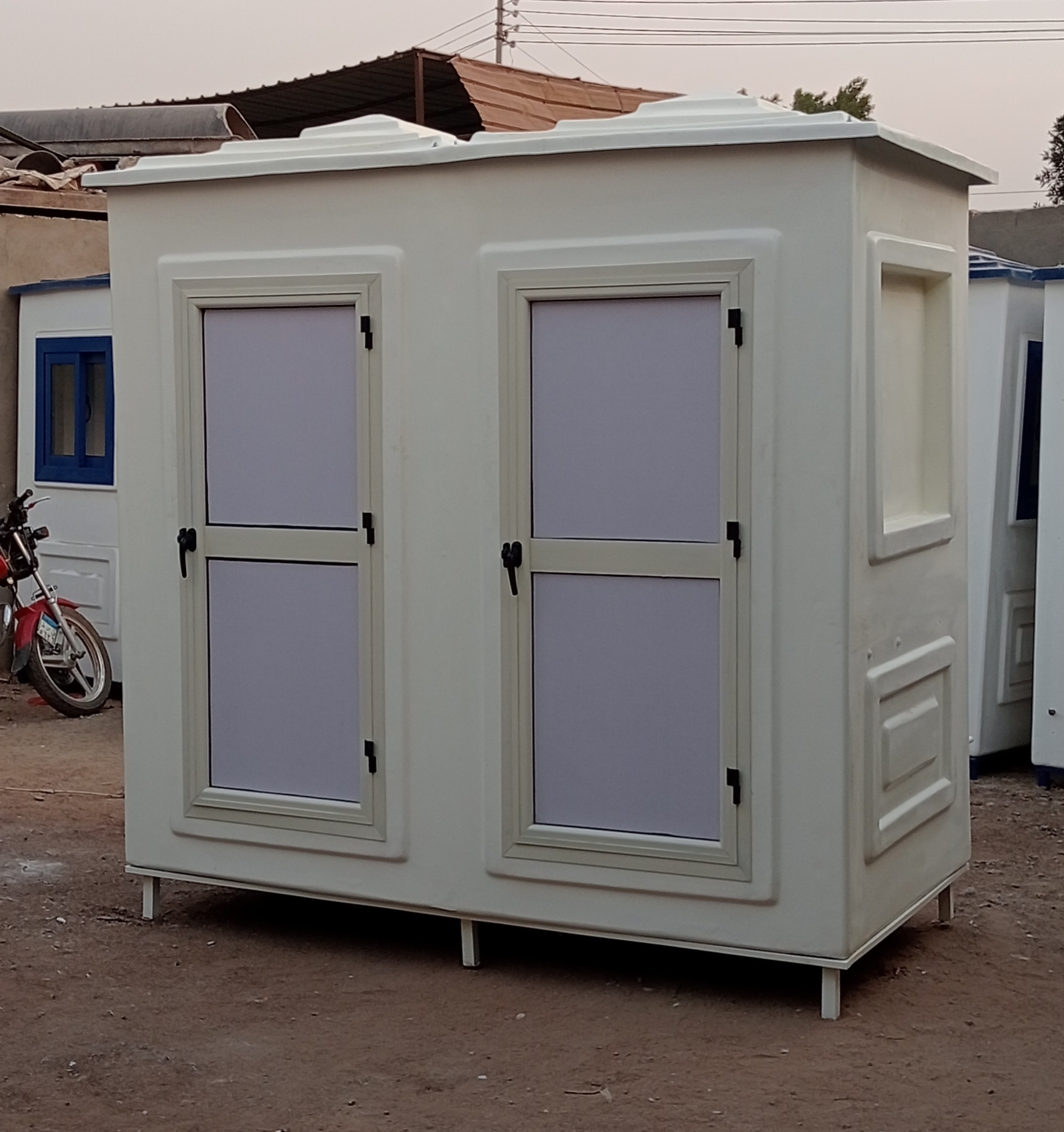 حمامات متنقلة للبيع حمامات فيبر جلاس