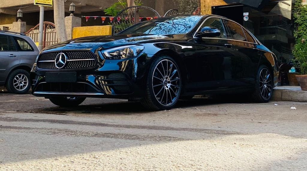 luxury airport transfer sedan car with driver private